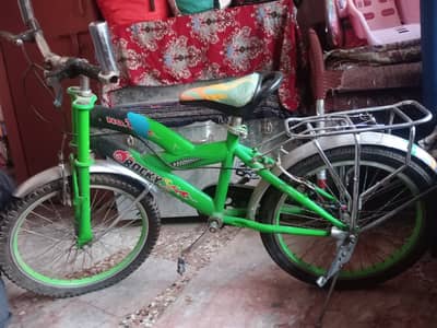 Model rockey for 7 to 12 years kids color green