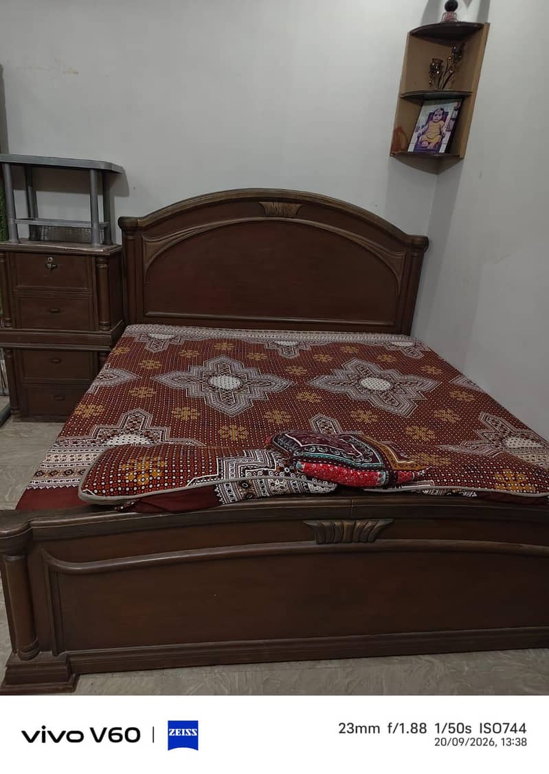 bed and showcase 0