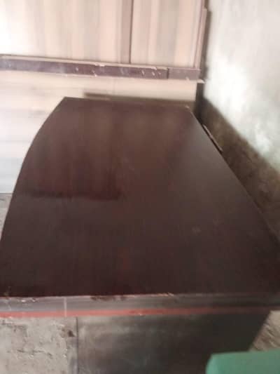 office table, good quality, reasonable price