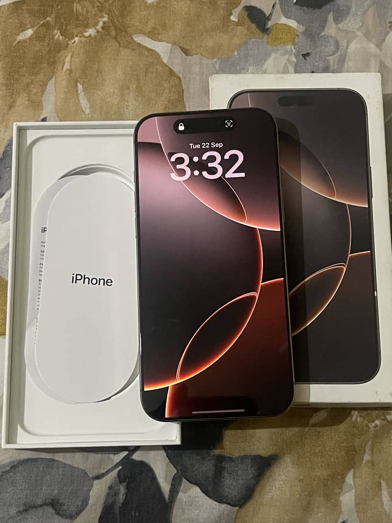 Apple iPhone 16 Pro Max 1