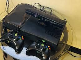 Xbox 360 with Two Kinect Camera and two Controller 9/10