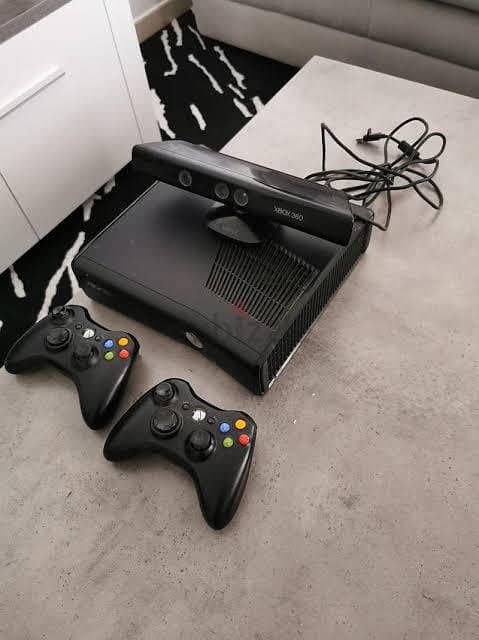 Xbox 360 with Two Kinect Camera and two Controller 9/10 1