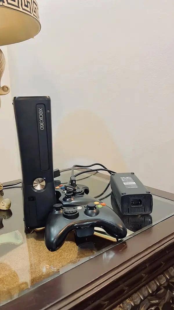 Xbox 360 with Two Kinect Camera and two Controller 9/10 2