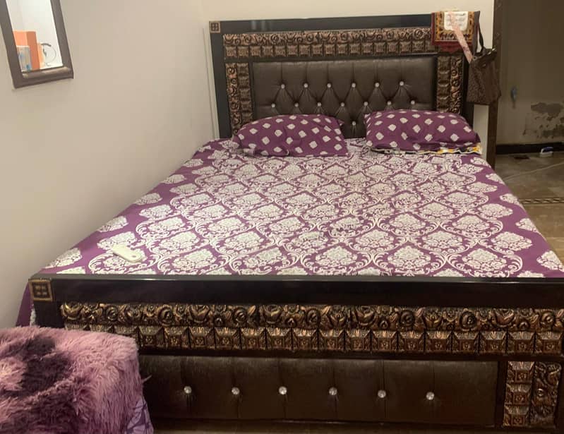 King size bed 1