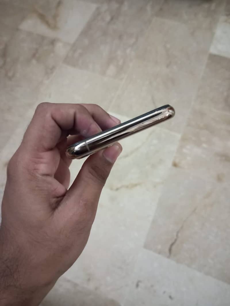 Apple iPhone 11 Pro 3