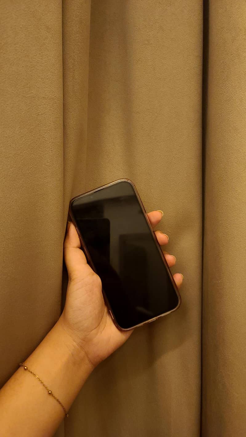 Apple iPhone 13 4