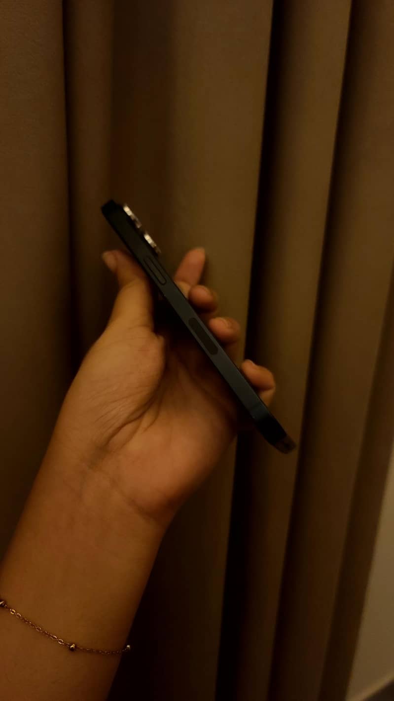 Apple iPhone 13 6