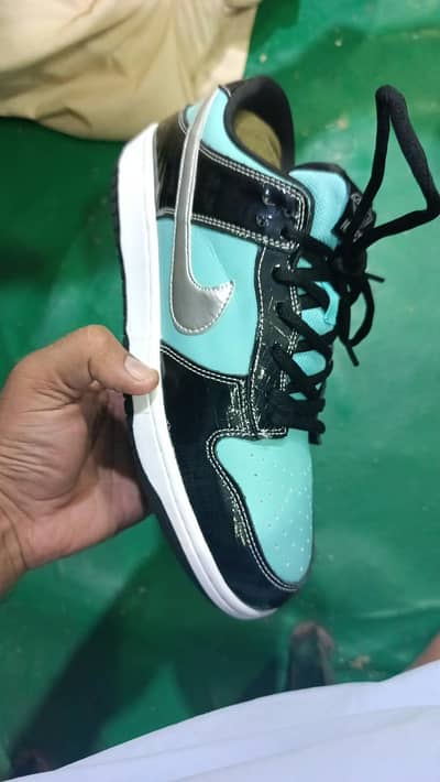 Title: Premium Sports Running Shoes – Stylish & Comfortable