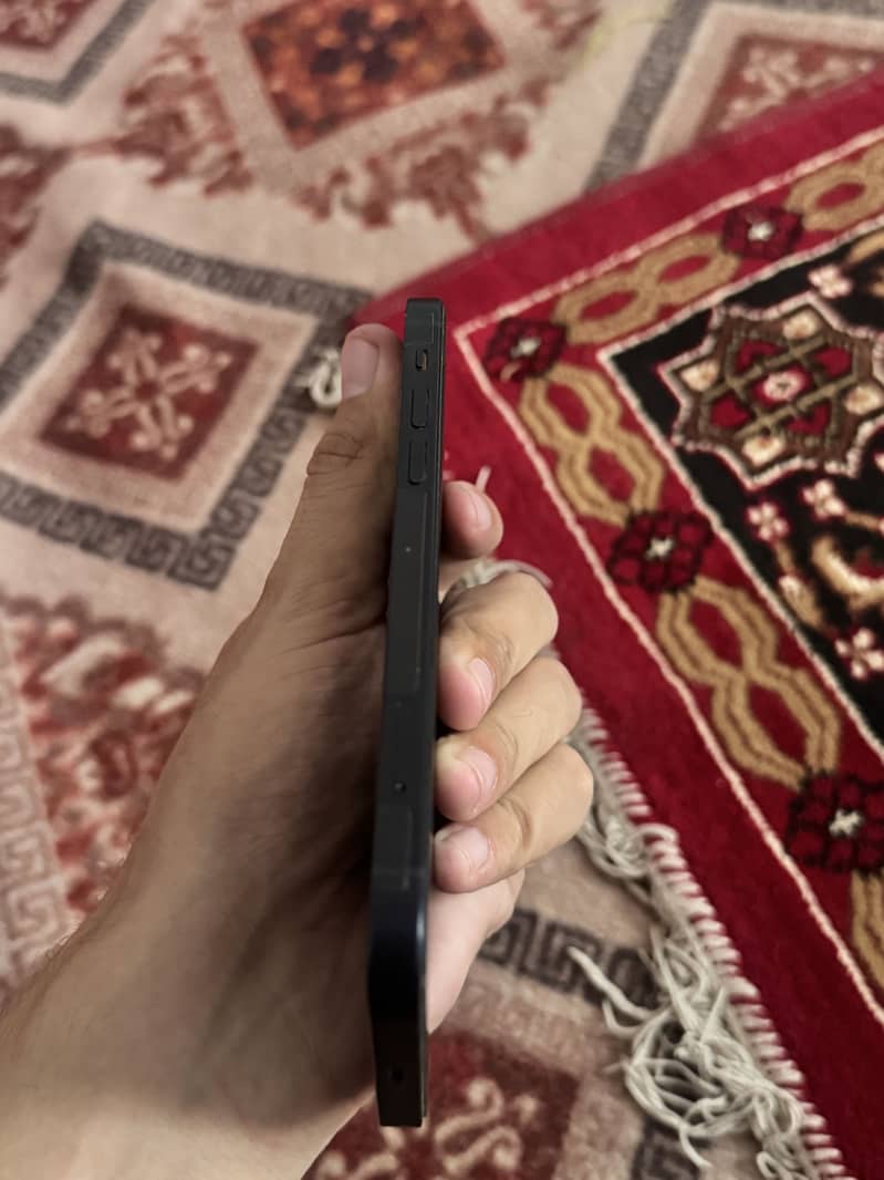 Apple iPhone 12 2