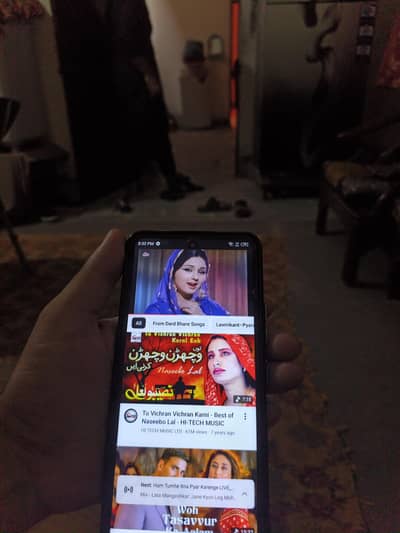 Infinix Hot 11s good conditions with box and cahrjar all oky ha