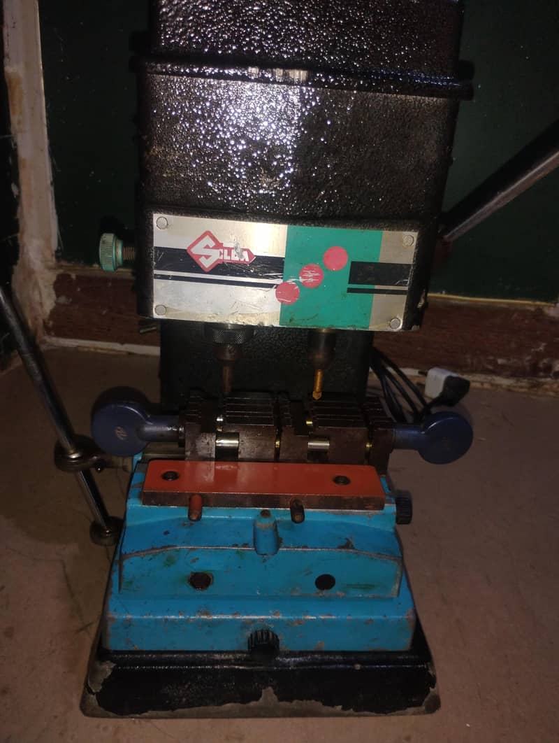 key cutting machine 9