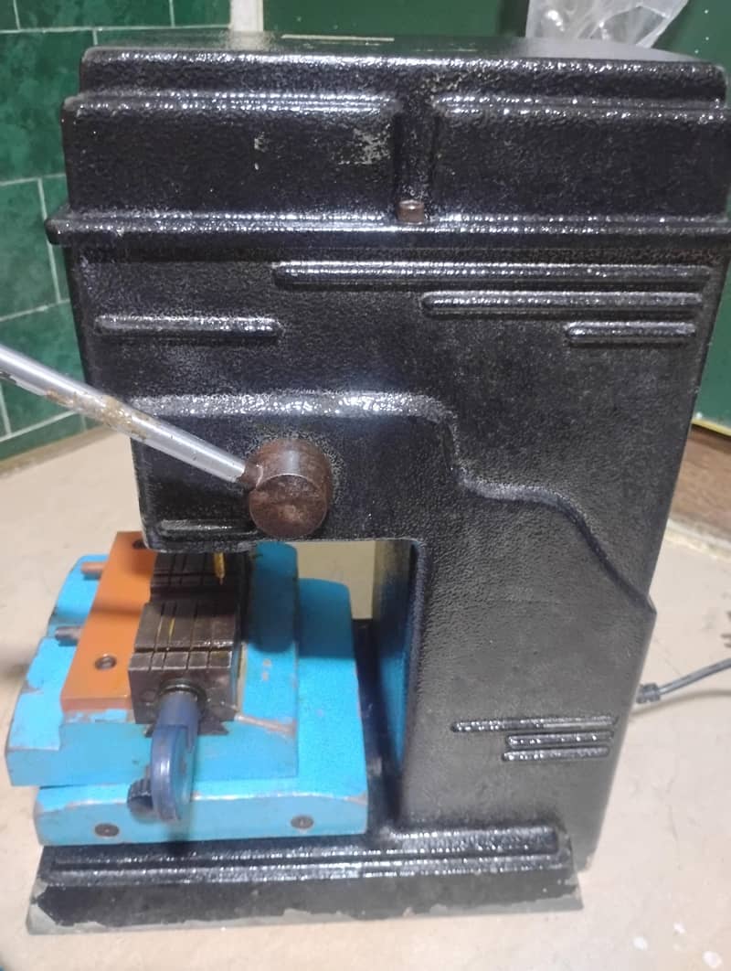 key cutting machine 12