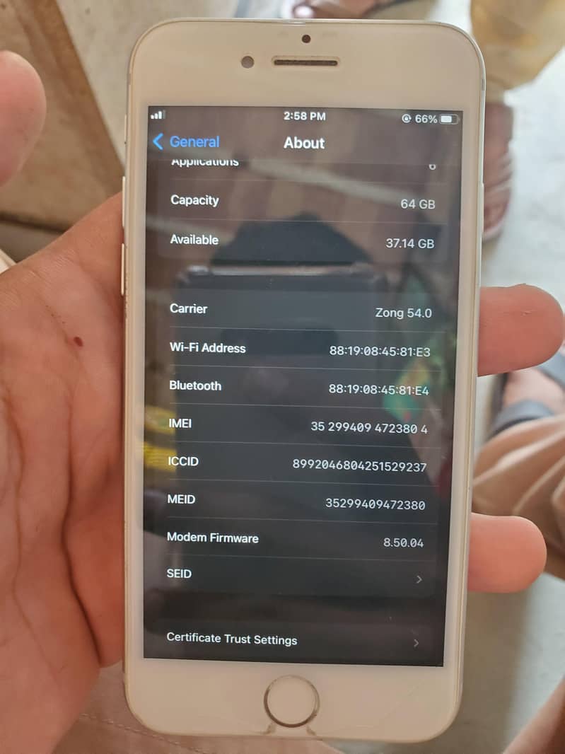 Apple iPhone 8 4