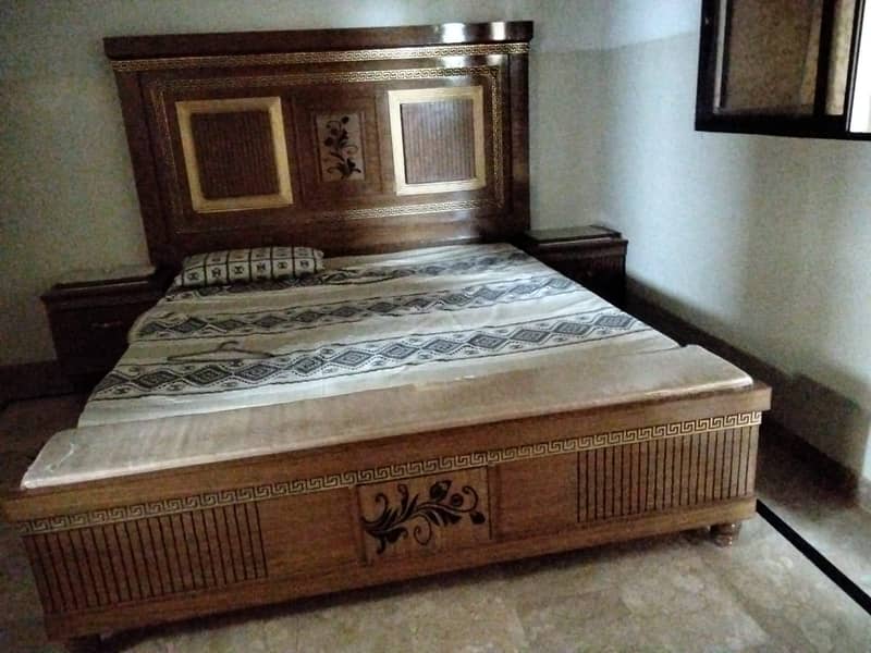 Bed, side table and foam 4