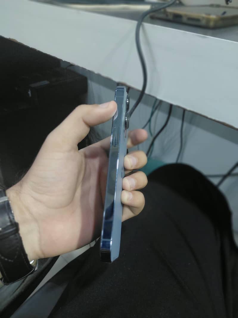 Apple iPhone 13 Pro 1