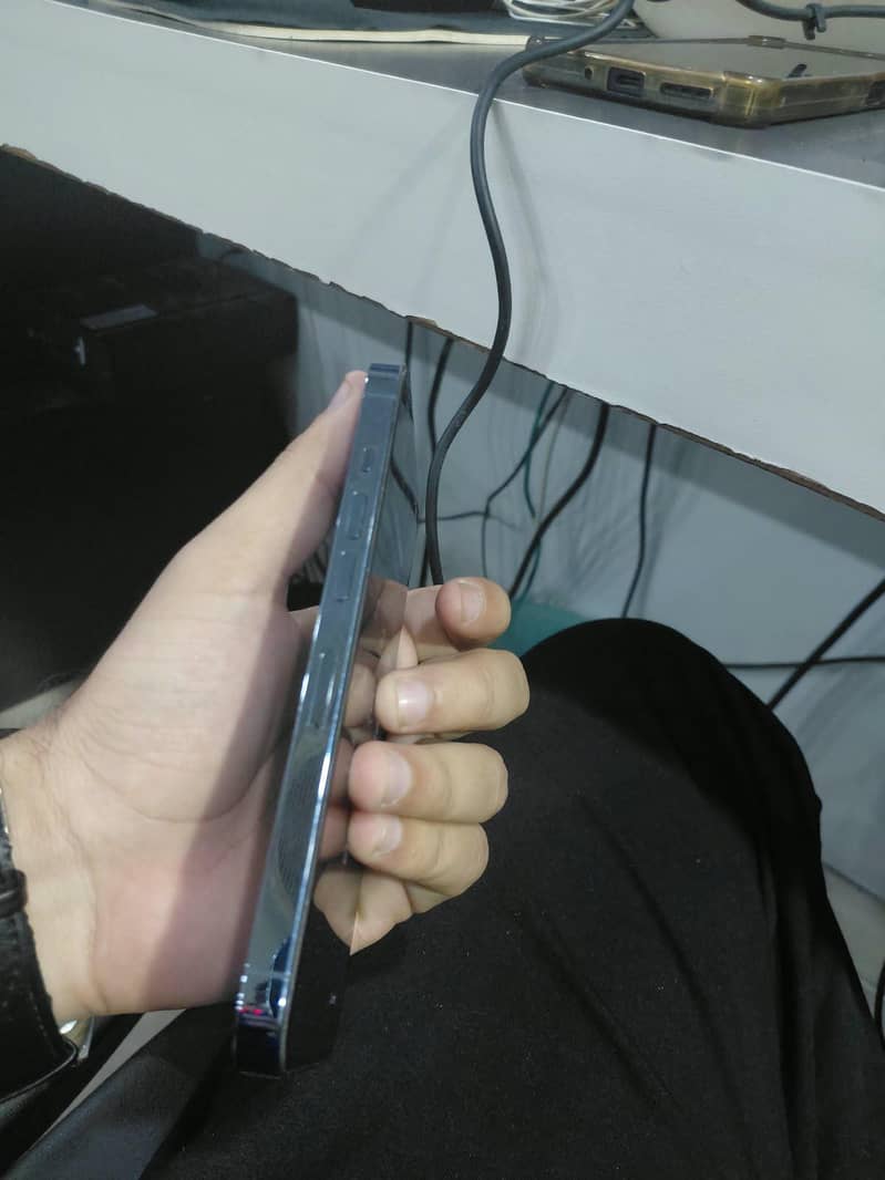 Apple iPhone 13 Pro 2
