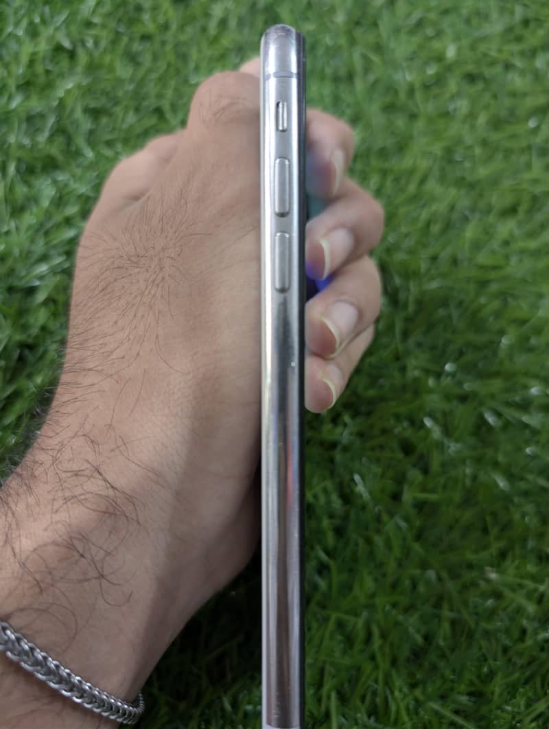 IPHONE X 4