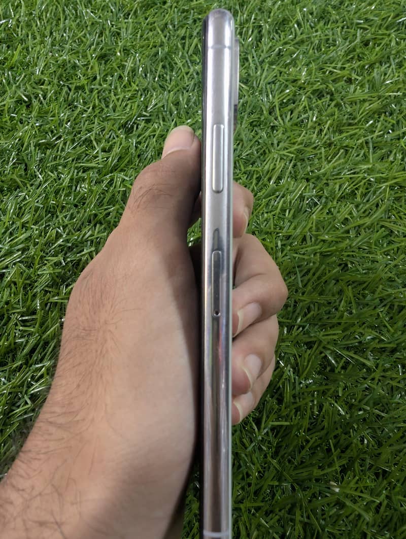 IPHONE X 6