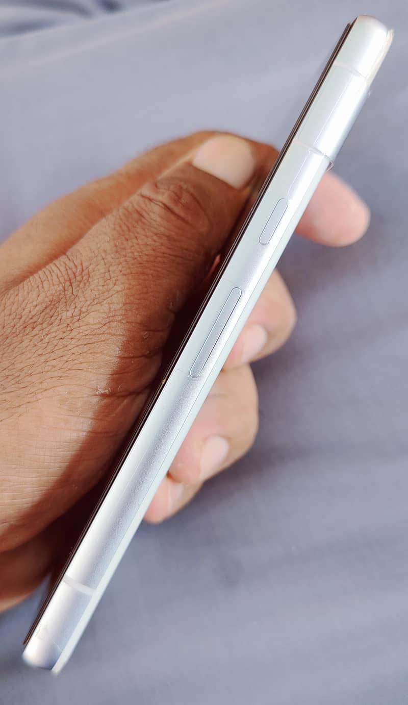 Google Pixel 7a 5