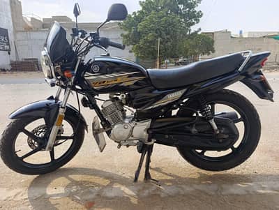 Yamaha YB 125Z-DX Black | October 2020 Model