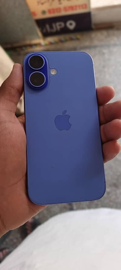 Apple iPhone 16