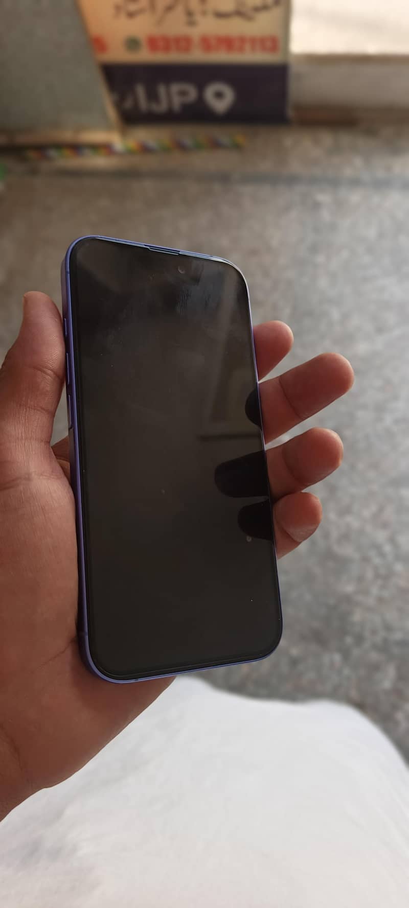 Apple iPhone 16 2