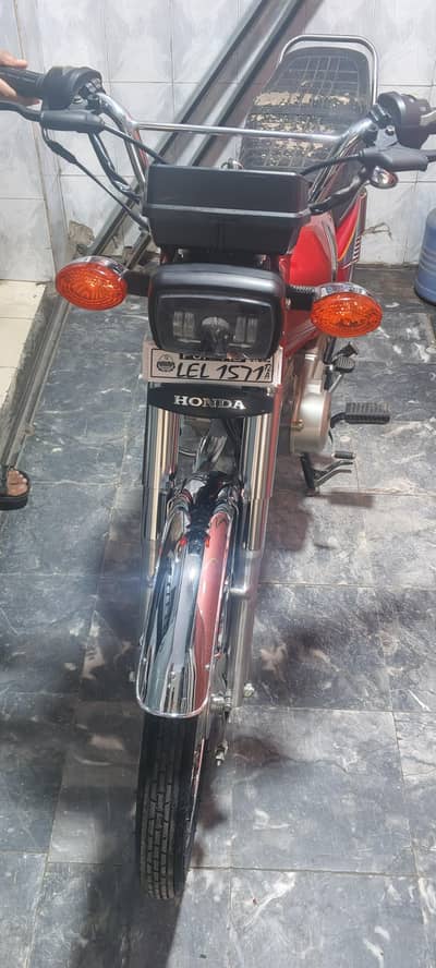 Honda 125 restored in original spare parts
