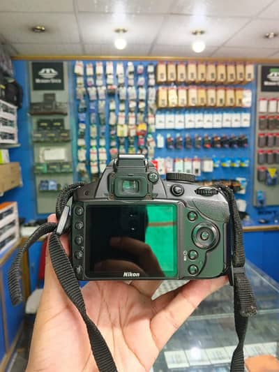 Nikon D3200 with 70- 300mm lens no fault original condition.