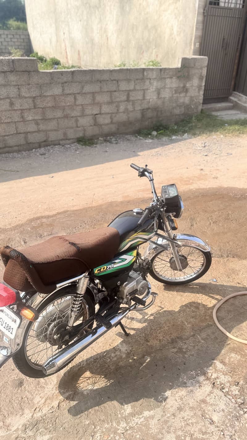 United 70cc 4