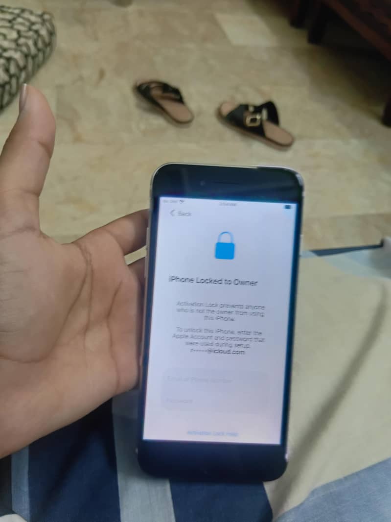 Apple iPhone SE 6