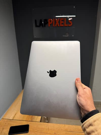 macbook pro m2 | 13inchs | 8gb / 512GB | 100 health cycle 101
