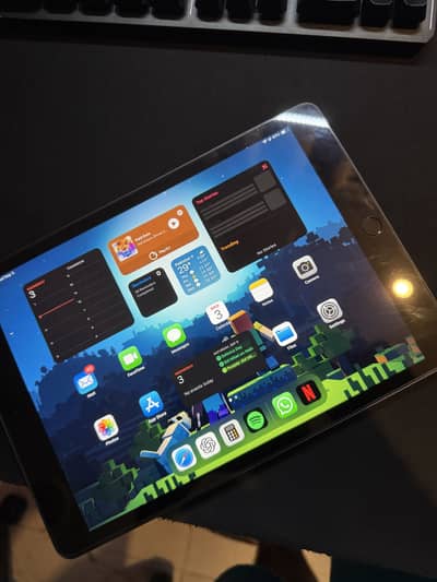 Apple iPad 7th Gen 32 GB with Pencil