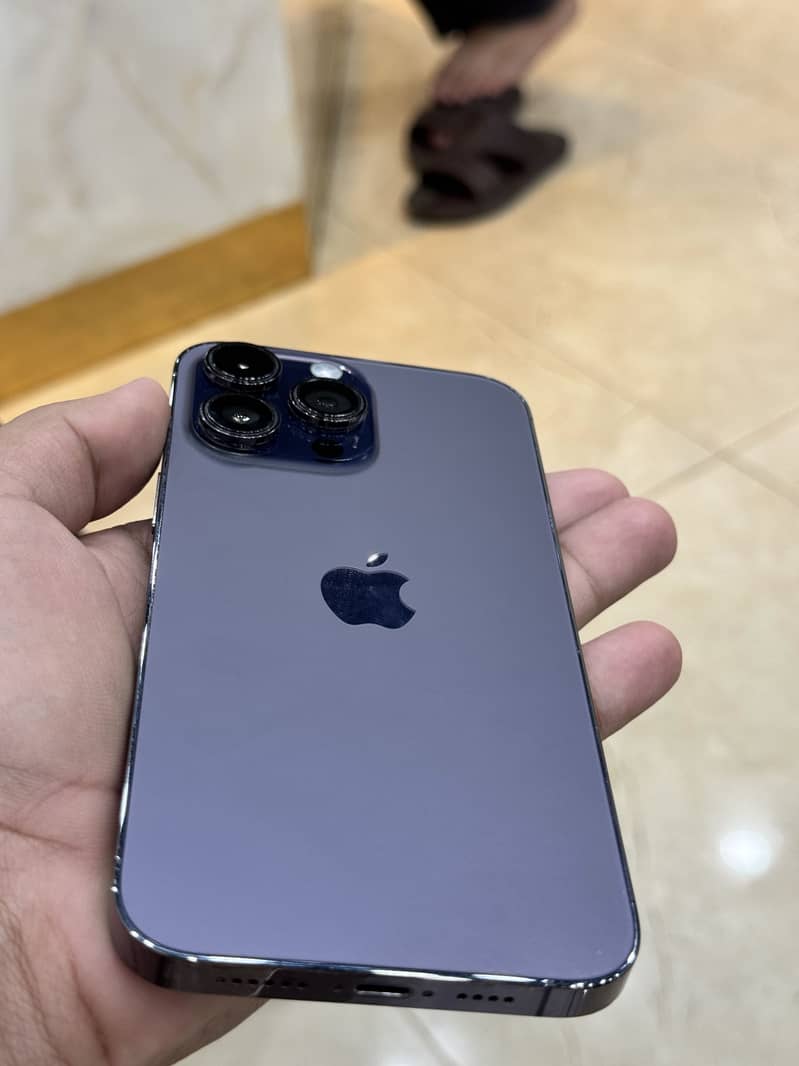 Apple iPhone 14 Pro Max 1
