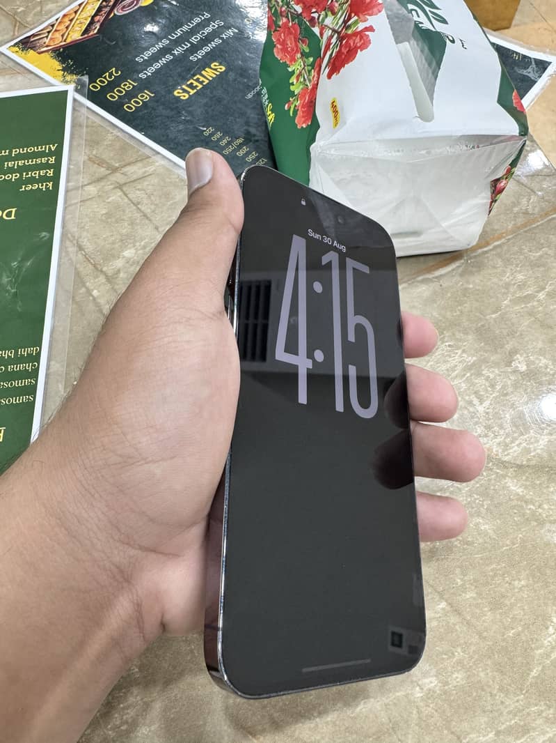 Apple iPhone 14 Pro Max 4