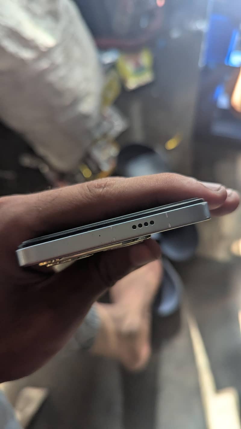Tecno Spark 20 4