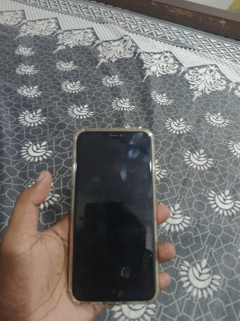Apple iPhone 11 Pro Max 1