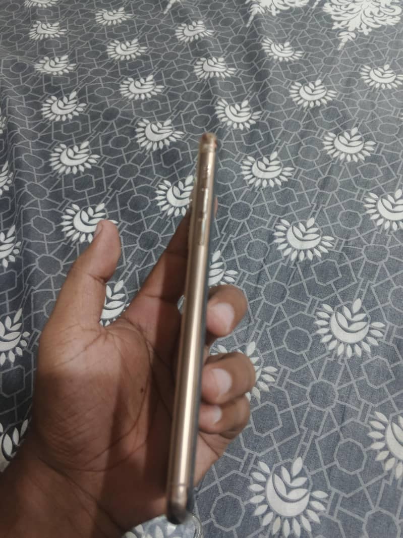 Apple iPhone 11 Pro Max 3
