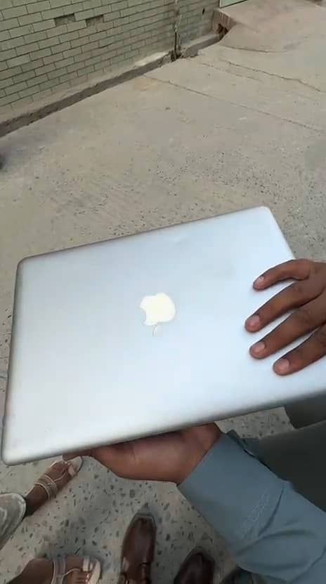 Apple Macbook Pro 7
