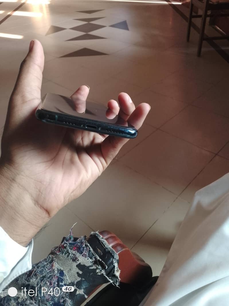 Apple iPhone 11 Pro Max 2