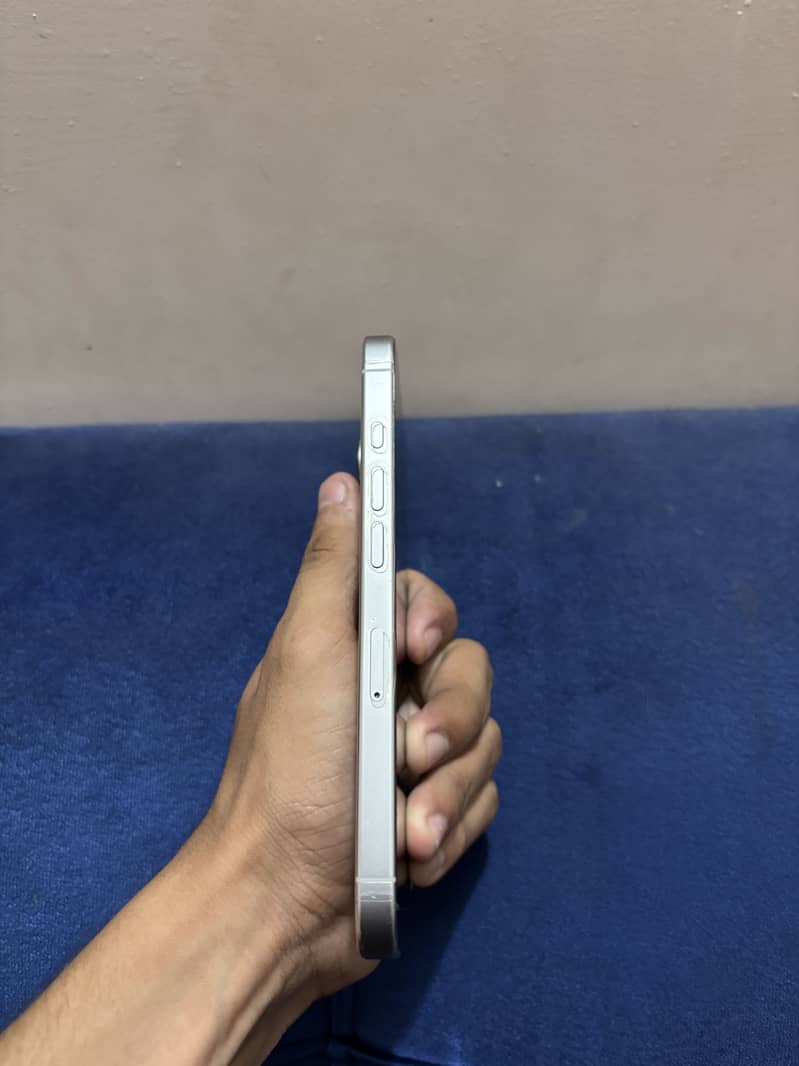 iPhone 16 Pro 6