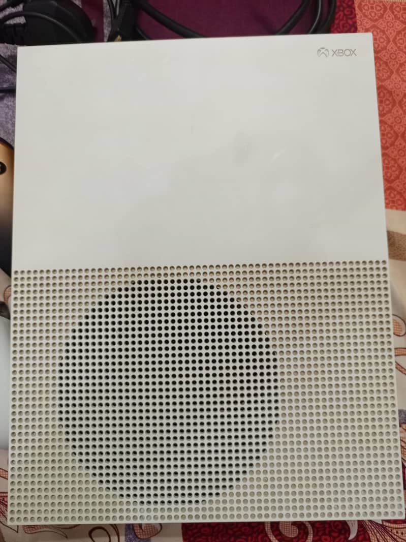 XBOX One S/ 1 TB 1