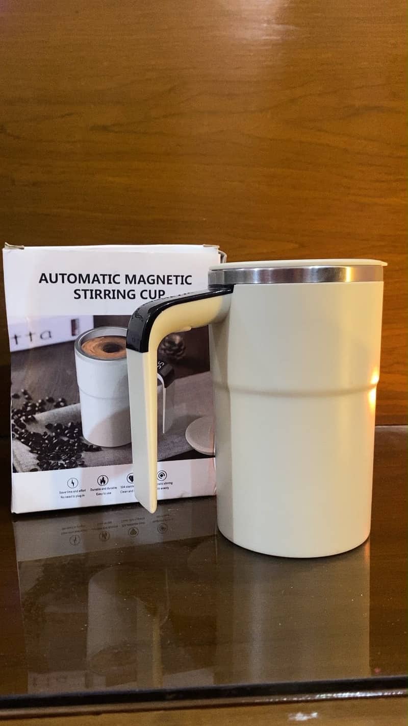 Automatic magnet stirring mug 3