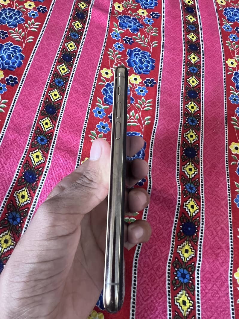 Apple iPhone 11 Pro 7