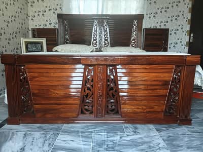 complete bed set for sale, only 1 month used