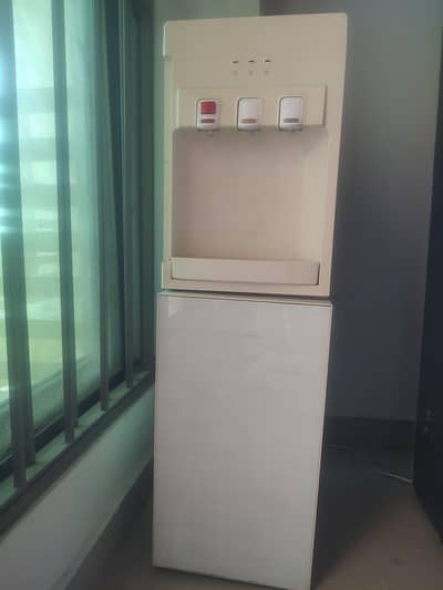 Homage company water dispenser