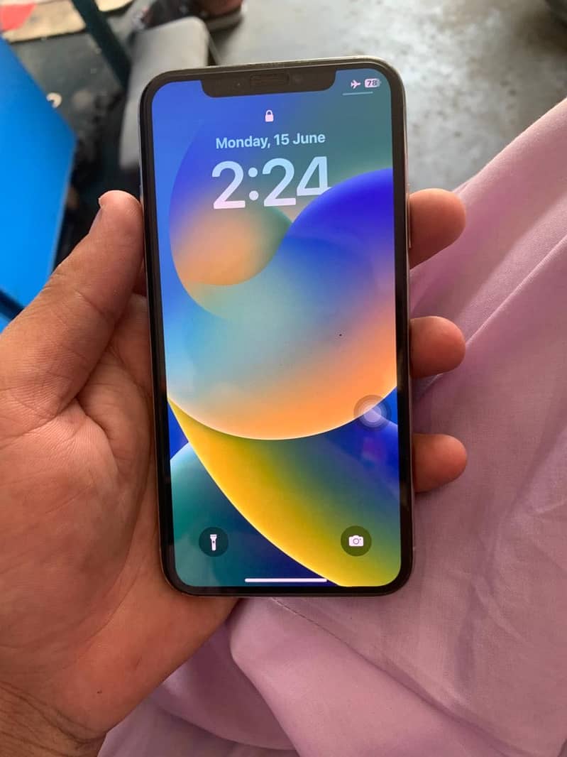 Apple iPhone X 3