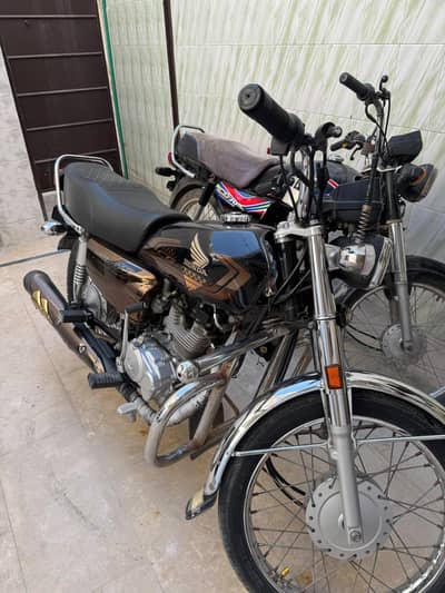 cg 125 self gold 3300 kms black