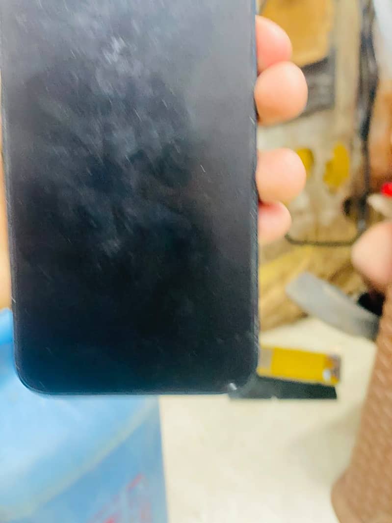 Apple iPhone 13 5