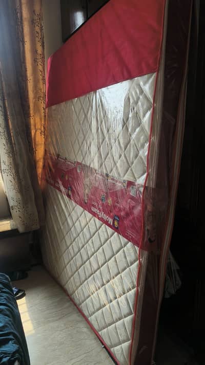2 in 1 MoltyFoam mattress. Condition 10/10