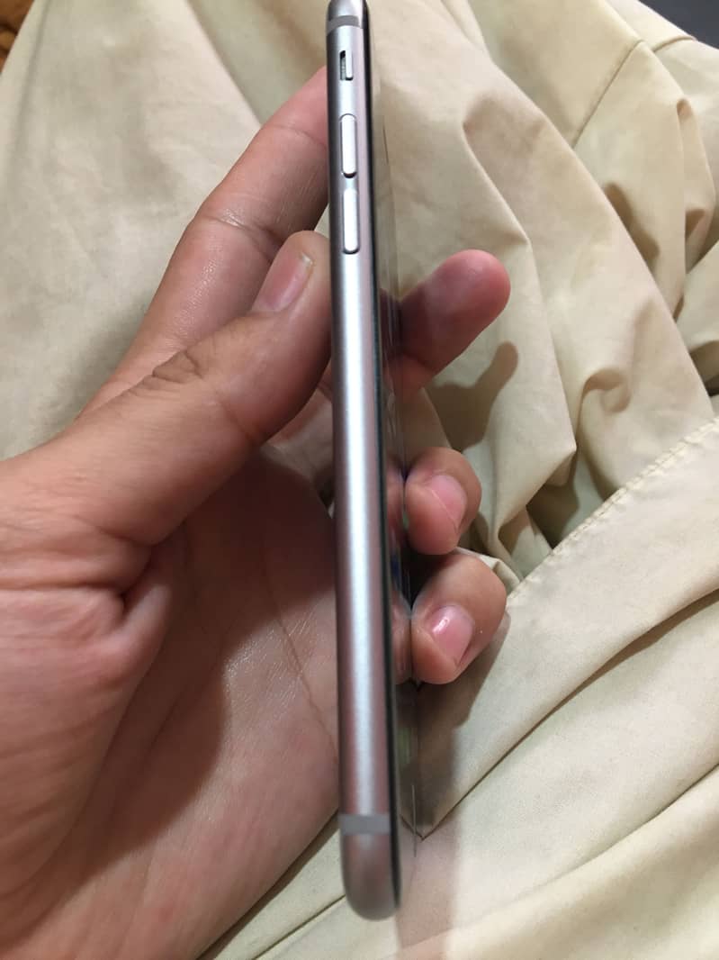 Apple iPhone 6S 12